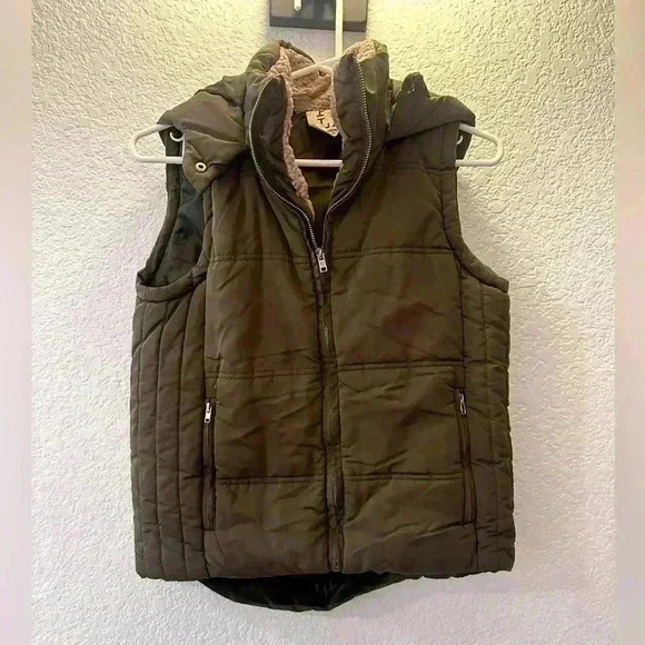 PPLA Olive Green Sherpa-Lined Puffer Vest FUN Hood Size X-Small Cozy and Warm XS - Picture 1 of 7
